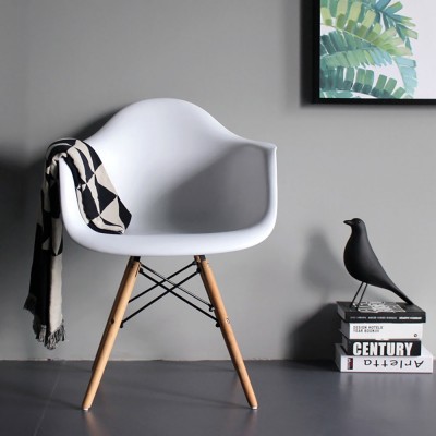 EAMES Chair with Armrest