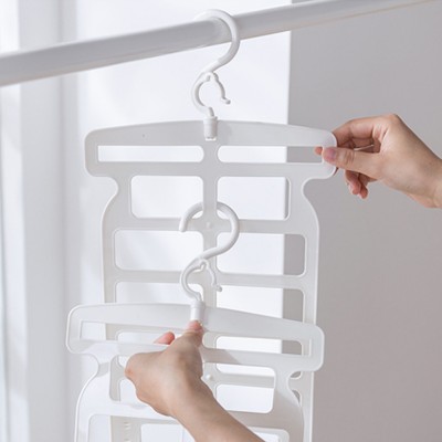 ZANNA Pillow Hanger