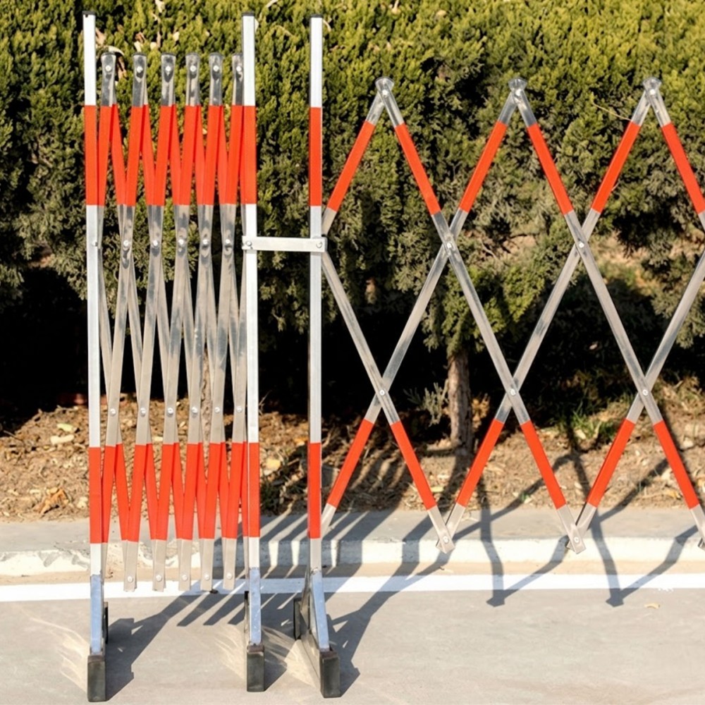 RIEG Expandable Safety Barricade - JIJI.SG