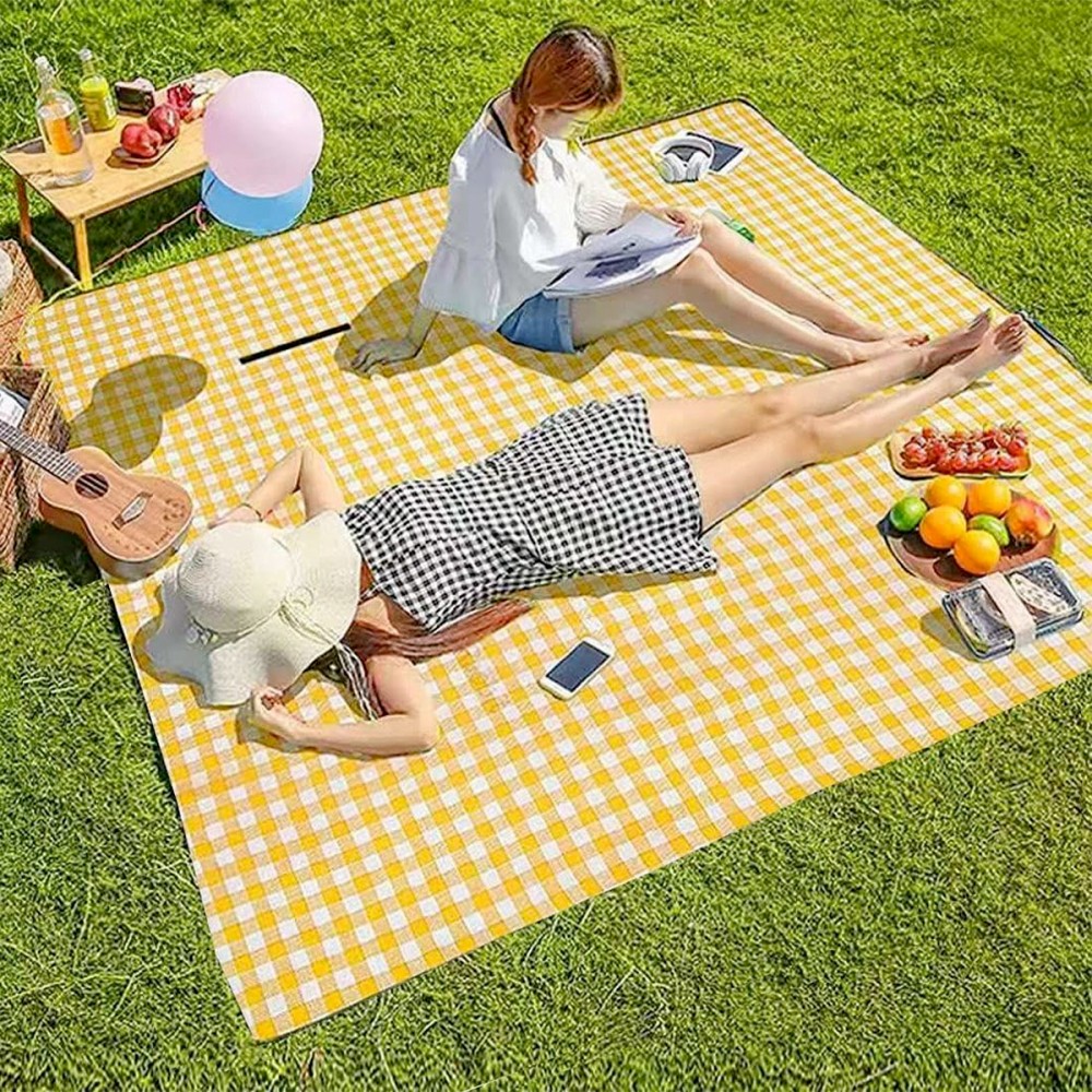 LIVIO Outdoor Waterproof OxFord Picnic Mat - JIJI.SG